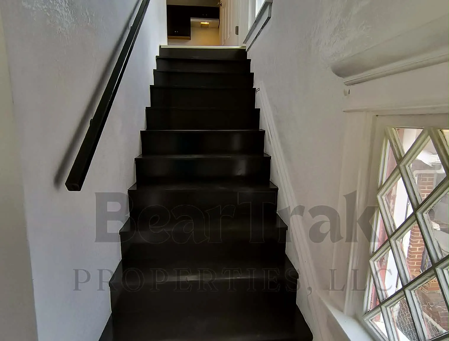 3 bed, 900 sqft, $825 — Photo 4