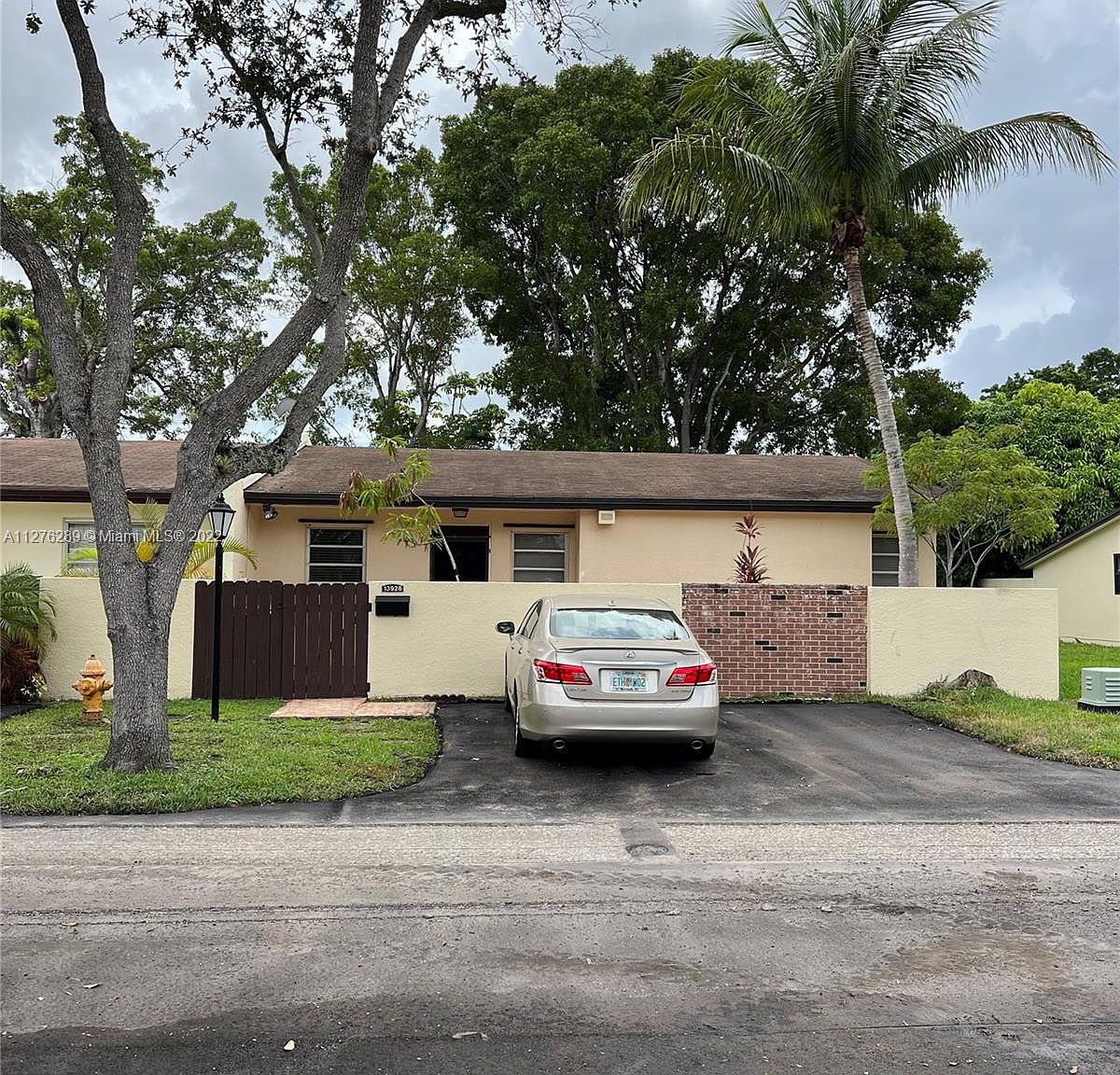 13928 Kendale Lakes Dr, Miami, FL 33183 Zillow
