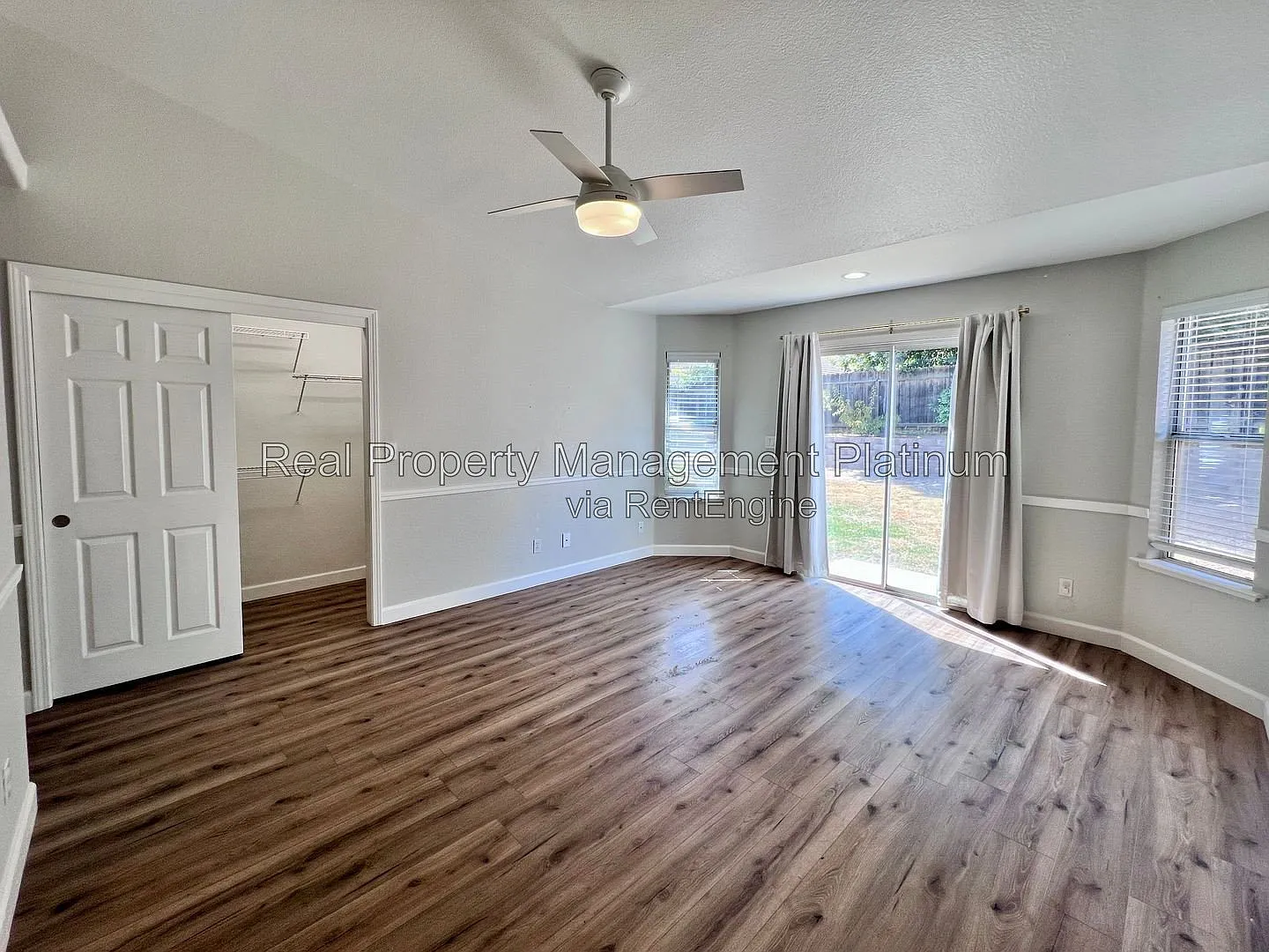 3 bed, 2.0 bath, 1425 sqft, $2,395 — Photo 4