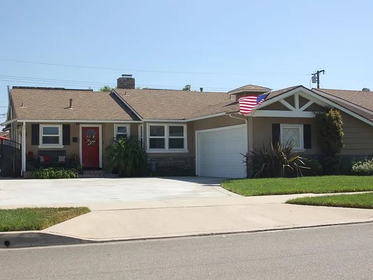 1324 E Rose Ave — Photo 3