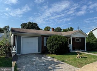 27 Fairview Ave, Front Royal, VA 22630