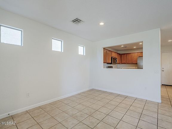 3rd image of 10553 E Singing Canyon Dr