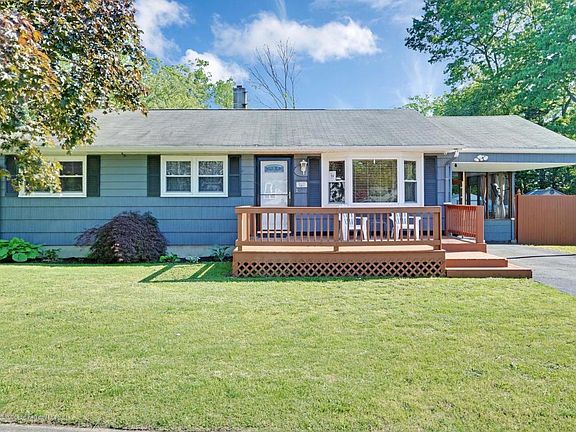 3rd image of 23 Sands Point Dr
