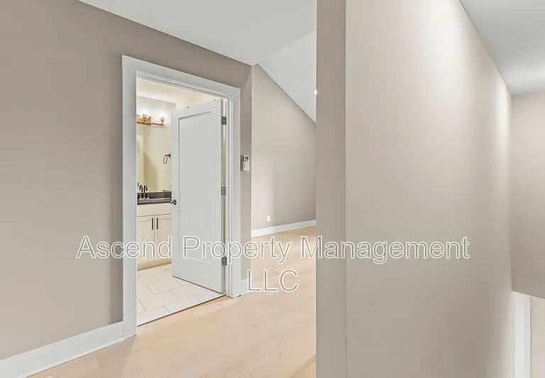3155 Saint Elmo Ave #10 — Photo 12