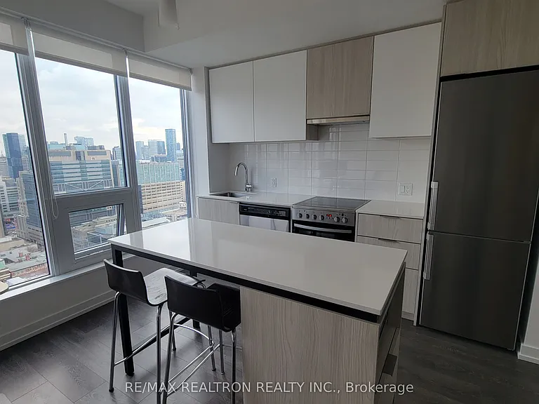 203 College St #2807 — Photo 6