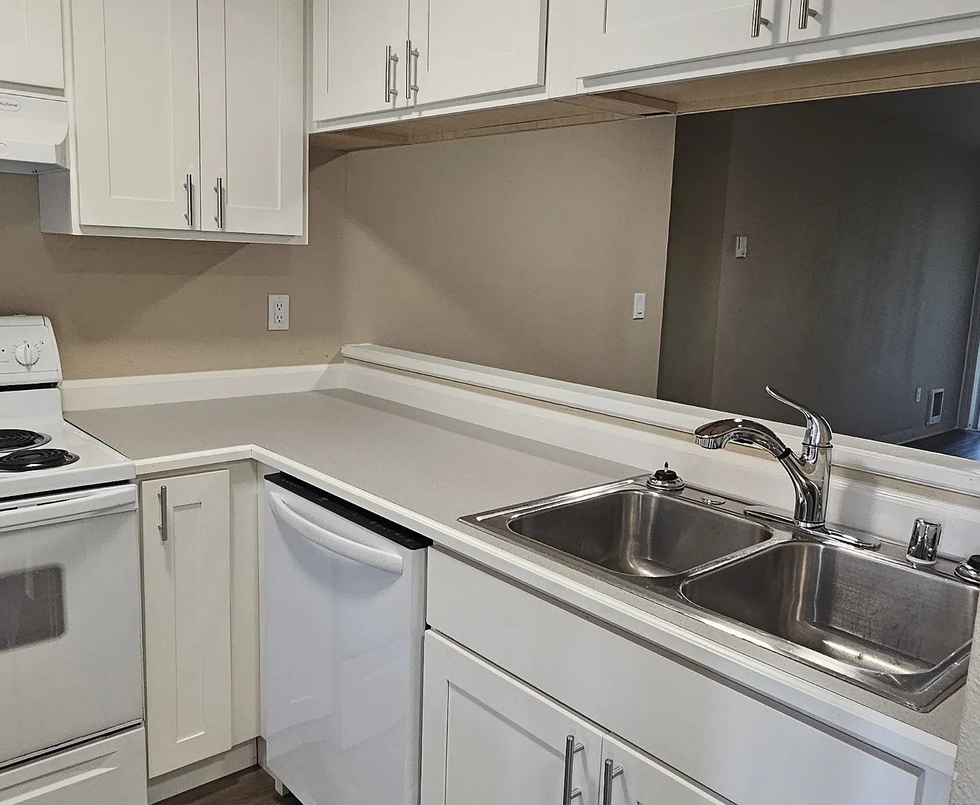 611 W Casino Rd — Photo 4