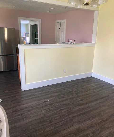 555 Elliott Ave — Photo 6