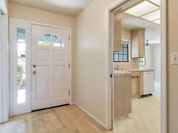3rd image of 330 Tina Dr