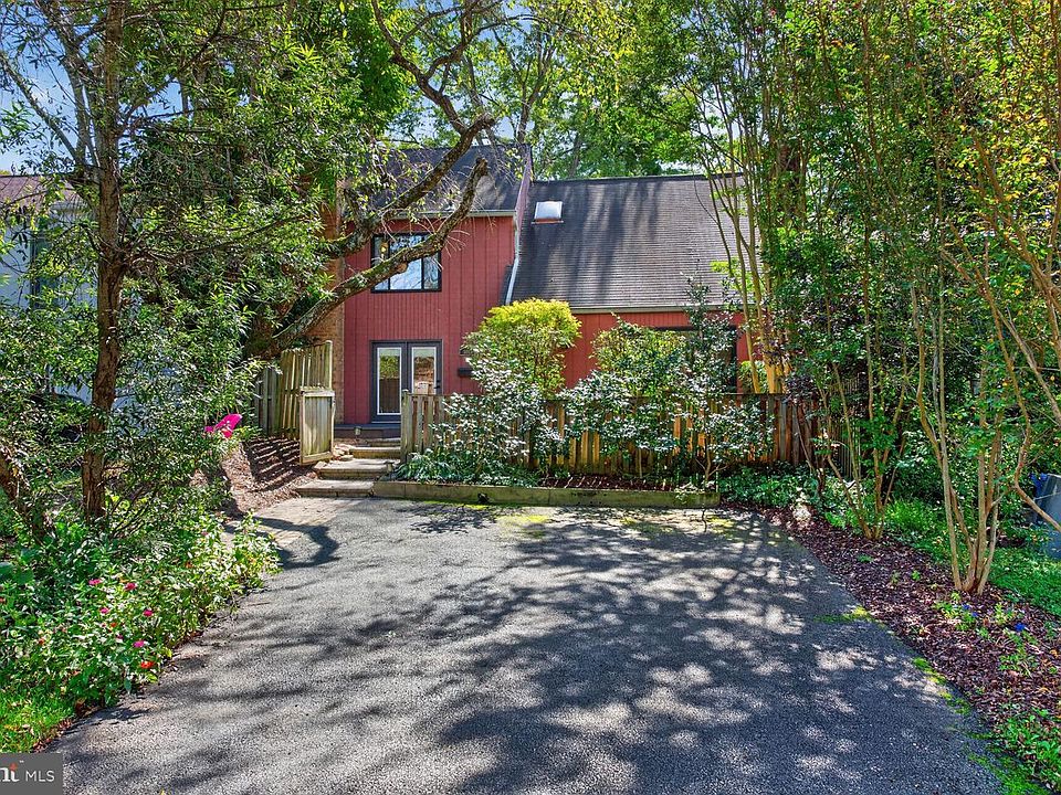 1st image of 10903 Knights Bridge Ct
