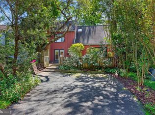 10903 Knights Bridge Ct, Reston, VA 20190