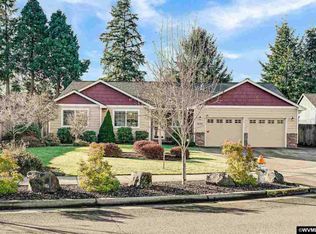 930 27th Ave, Sweet Home, OR 97386