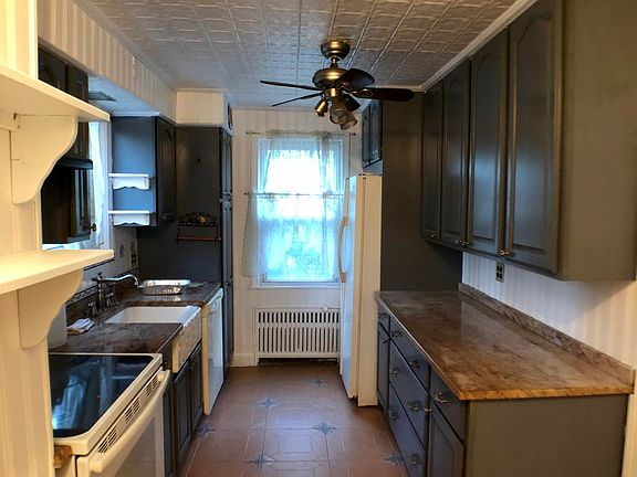 4th image of 297 Otis Ave #1