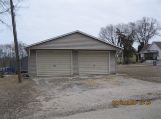 207 3rd Ave N, Albany, IL 61230