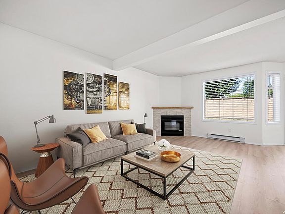 3rd image of 2160 Hawk Dr #36