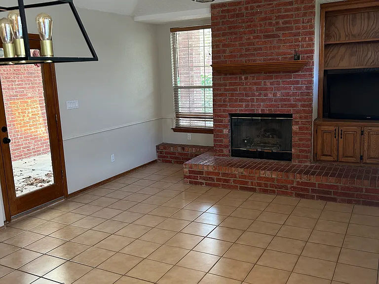 9539 Palomas Ave NE — Photo 7