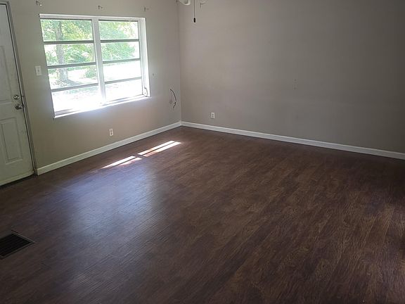 3rd image of 1505 County Road 384