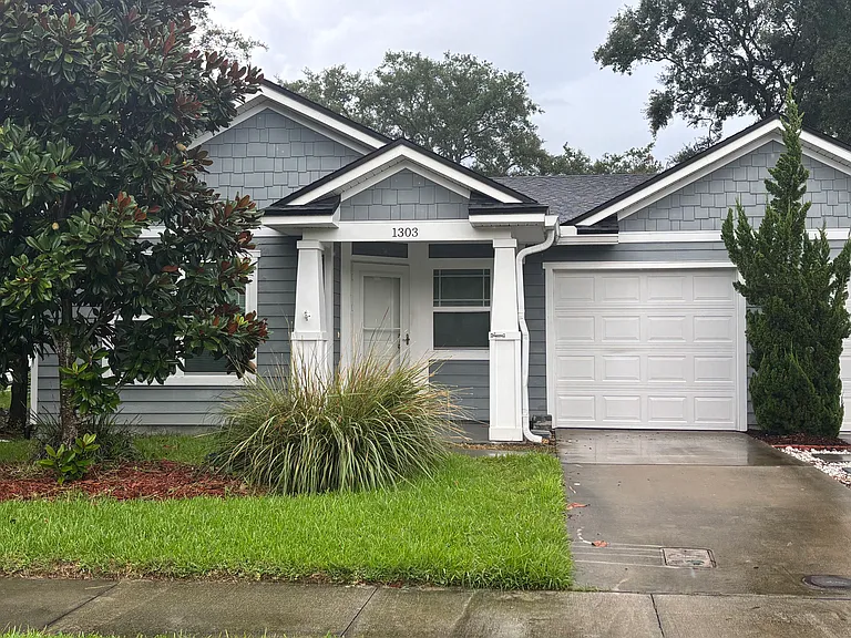 1303 Hickory St — Photo 10