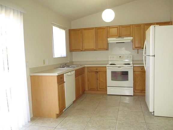 4th image of 2677 Rock Creek Dr