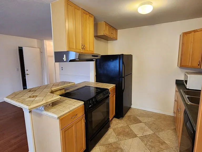 9568 Carroll Canyon Rd #250 — Photo 8
