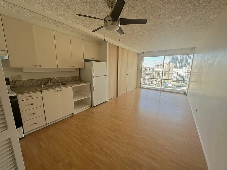1655 Makaloa St #1801 — Photo 3