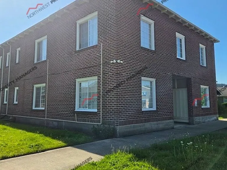 914 N Tower Ave — Photo 3