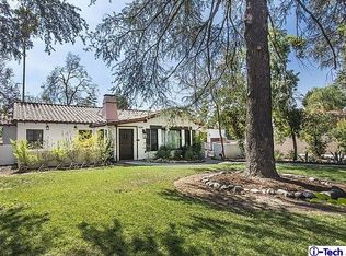 1040 E Woodbury Rd, Pasadena, CA 91104