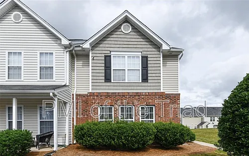 116 Breezeway Ln Photo 1