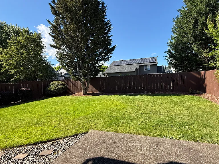 8653 NE Alder St — Photo 16