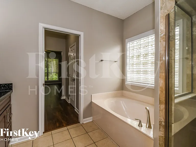 2132 Pebble Creek Ln — Photo 12