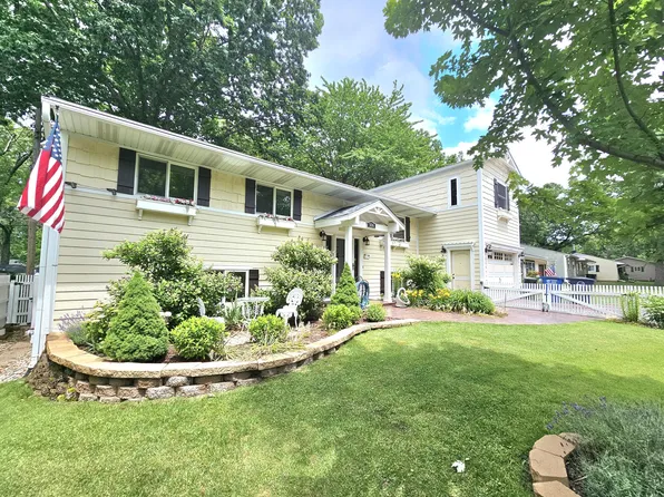 506 Washington Park Blvd, Michigan City, IN 46360