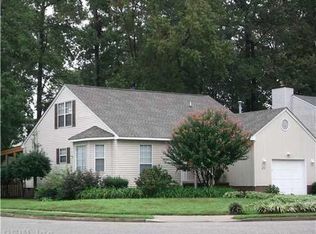 26 Pelchat Dr, Hampton, VA 23666
