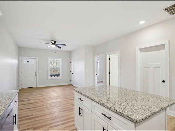 3rd image of 90 Five Oak Ln