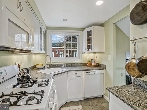 2nd image of 1642 Mount Eagle Pl
