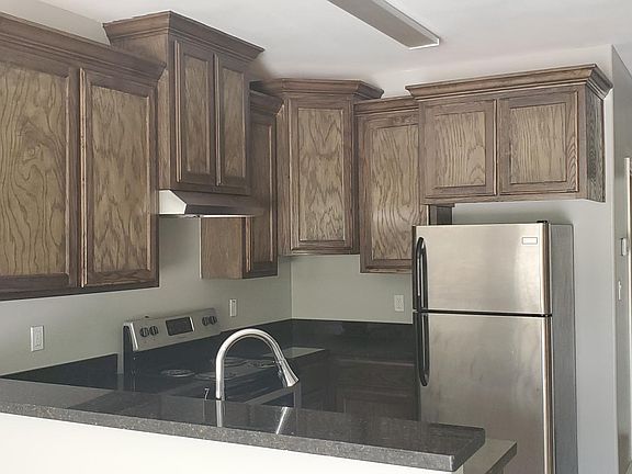 3rd image of 236 E 18th St APT 1
