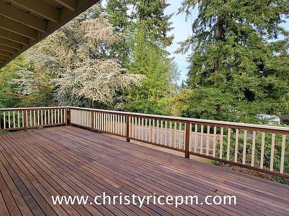 2nd image of 820 172nd Ave NE
