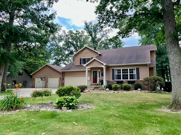 206 Kellerwood Ct, Kouts, IN 46347