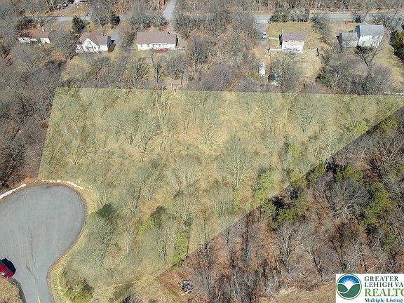 3rd image of 43 Sumner Ct