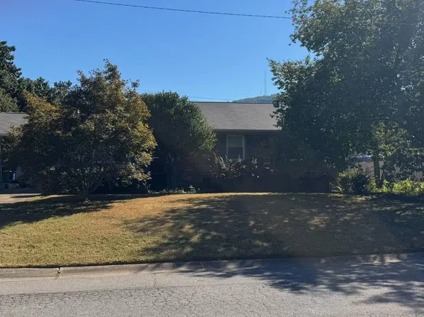 1401 Cleermont Dr SE, Huntsville, AL 35801