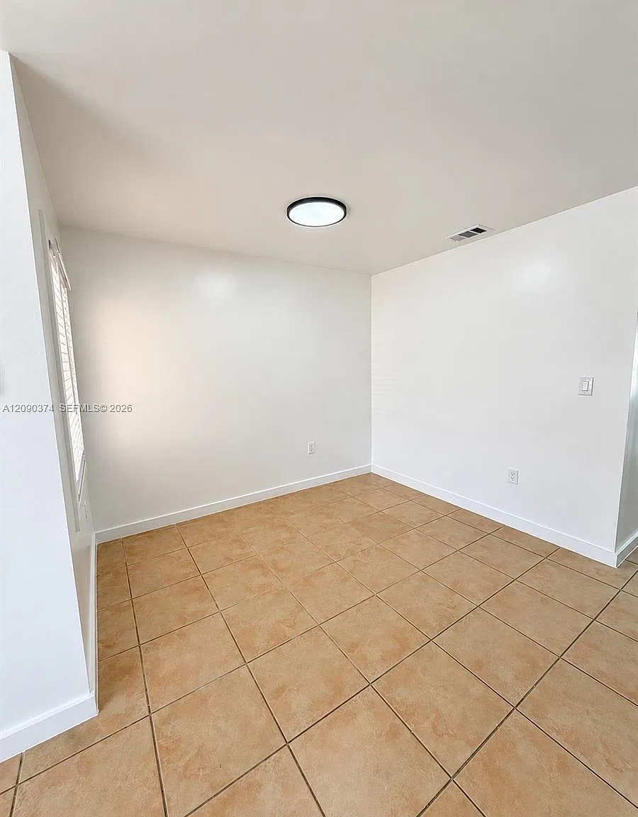 Adrian Homes At The Woodl — Photo 3