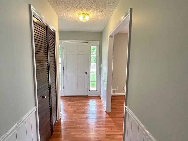 204 N Oak Grove Ext — Photo 6