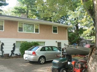 3212 Hopkins Xrds, Minnetonka, MN 55305