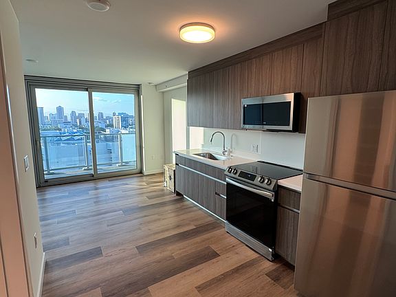 2nd image of 1500 Rycroft St #1810