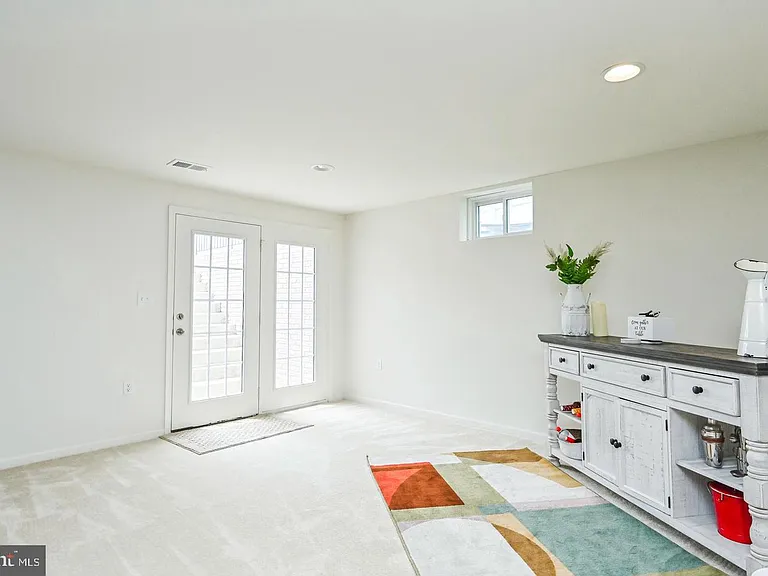 106 Alliance Ct — Photo 14