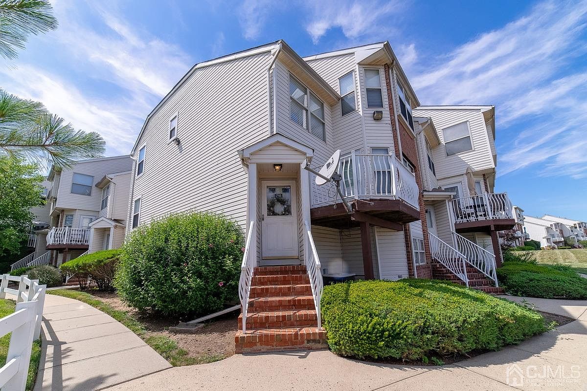 716 Harbortown Blvd, Perth Amboy, NJ 08861 Zillow