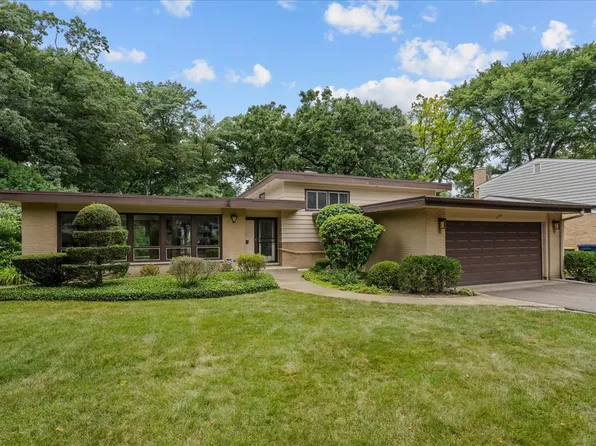 2708 Summit Ave, Highland Park, IL 60035