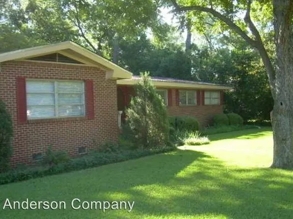 2410 Greenwood Dr, Albany, GA 31707