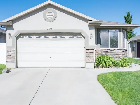 751 N Fox Hollow Dr, North Salt Lake, UT 84054
