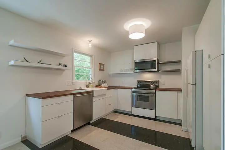 1713 Linden Ave — Photo 4
