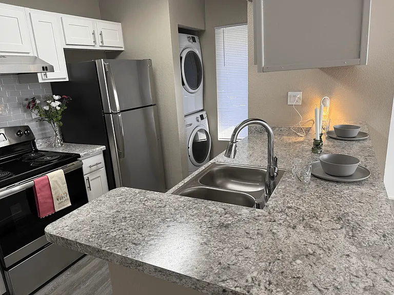 Vista Del Sol Apartments — Photo 45