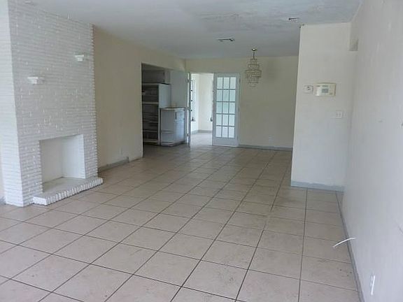 2nd image of 3660 NE 13th Ter